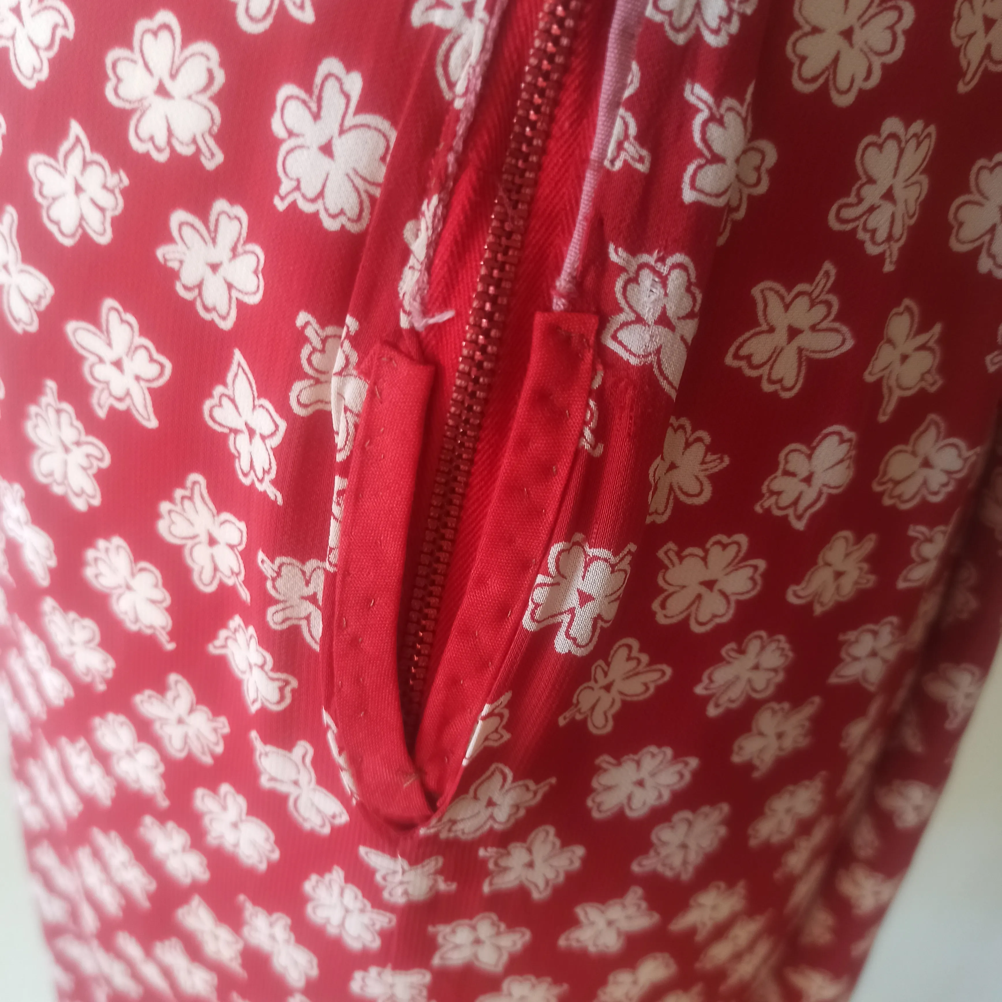 1940s - Beautiful Red Floral Rayon Crepe 2pc Suit - W31 (80cm)
