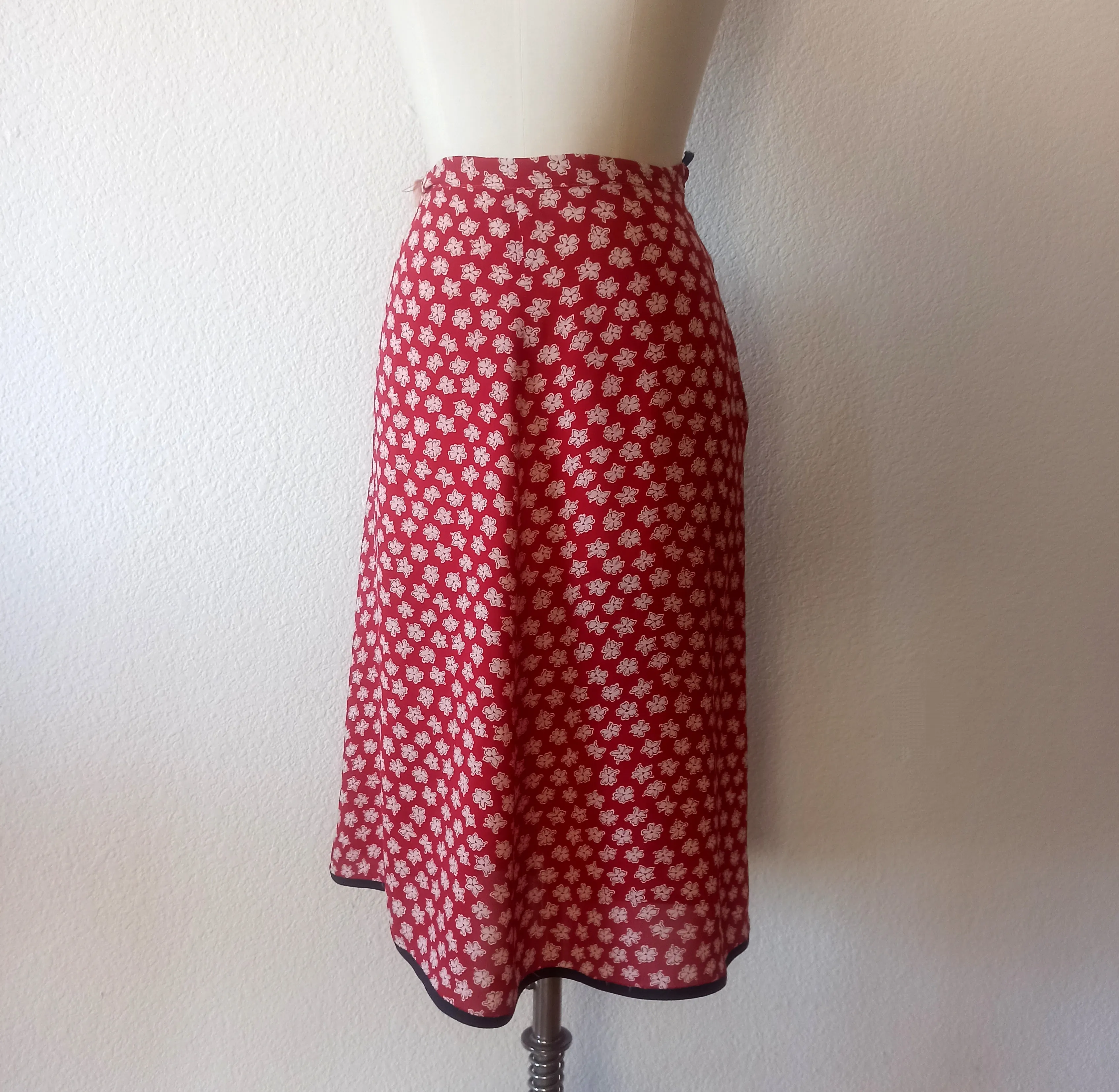 1940s - Beautiful Red Floral Rayon Crepe 2pc Suit - W31 (80cm)