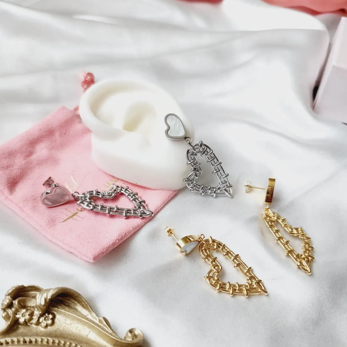 Inelis Earrings
