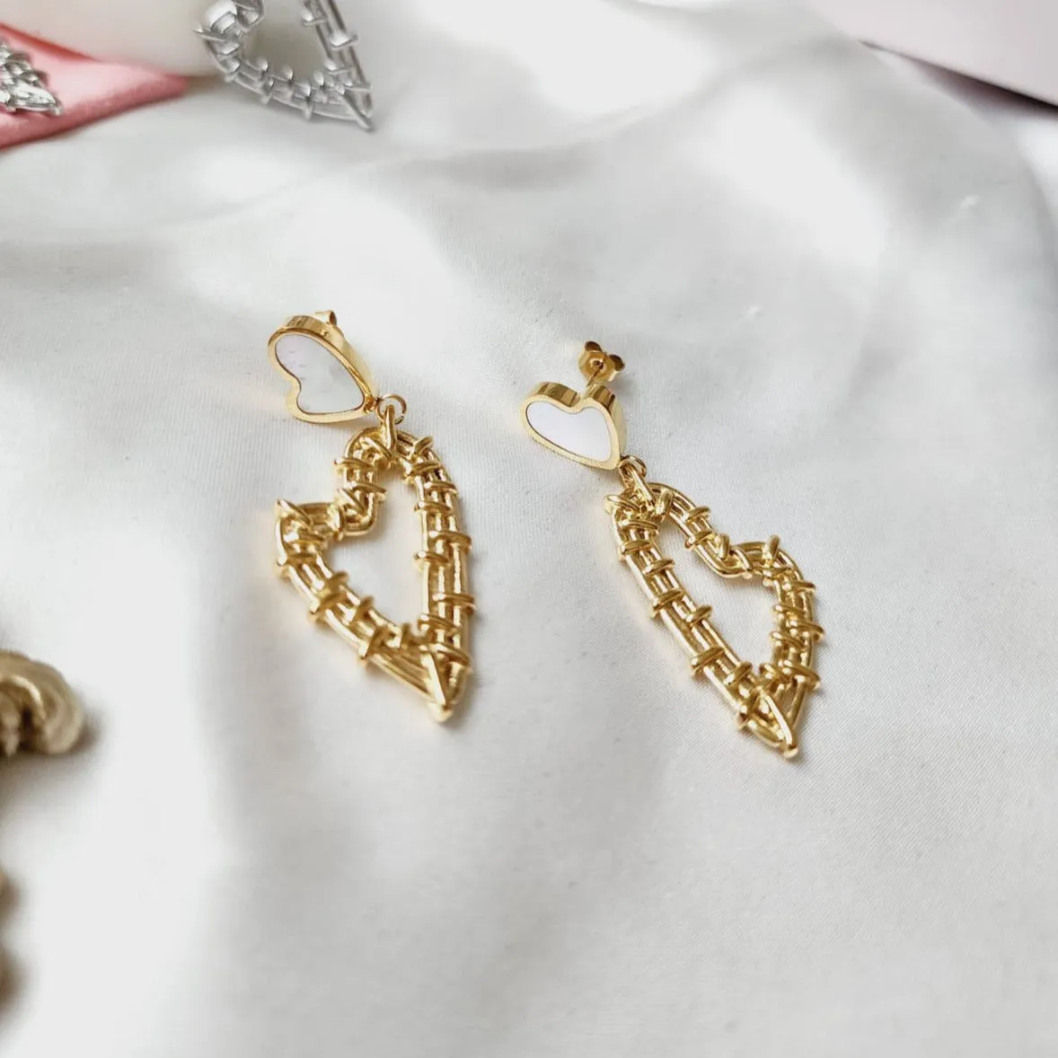 Inelis Earrings