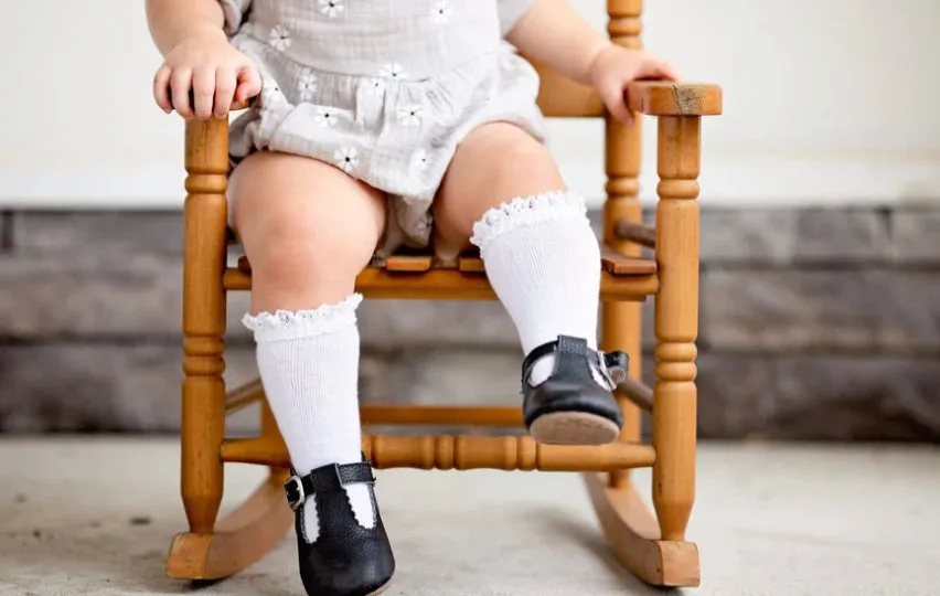 Lace Top Knee High Socks - White